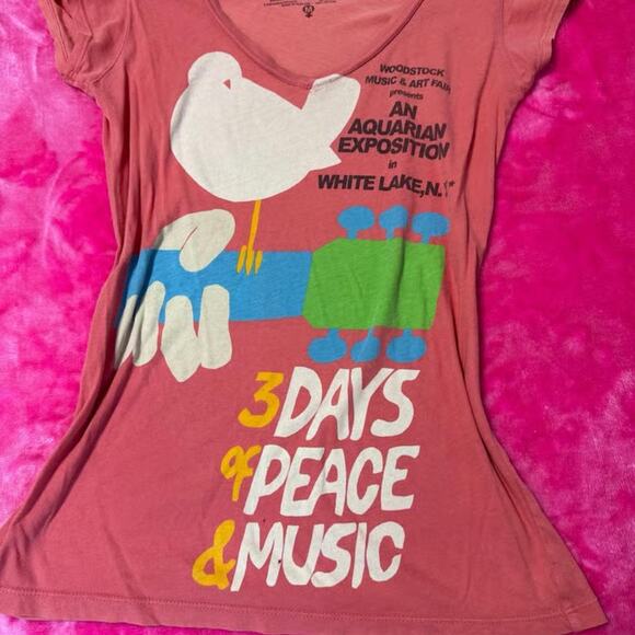 Y2K Woodstock 2009 V Neck T-Shirt - Picture 3 of 6